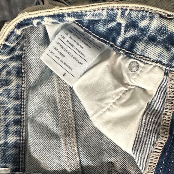 KANCAN SHORTS SIZE SMALL - Picture 2 of 4